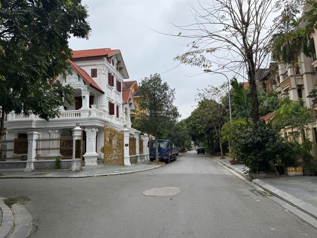 Cần bán biệt thự xây thô việt hưng long biên hà nội.