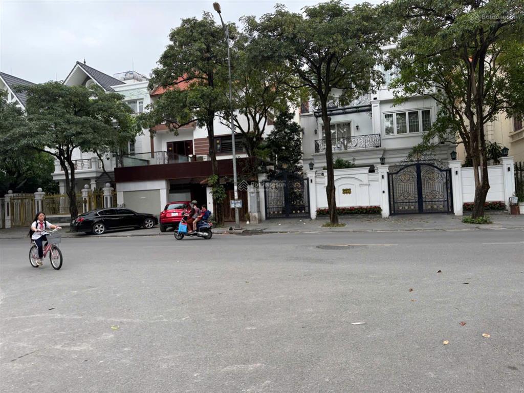 Cần bán biệt thự xây thô việt hưng long biên hà nội.