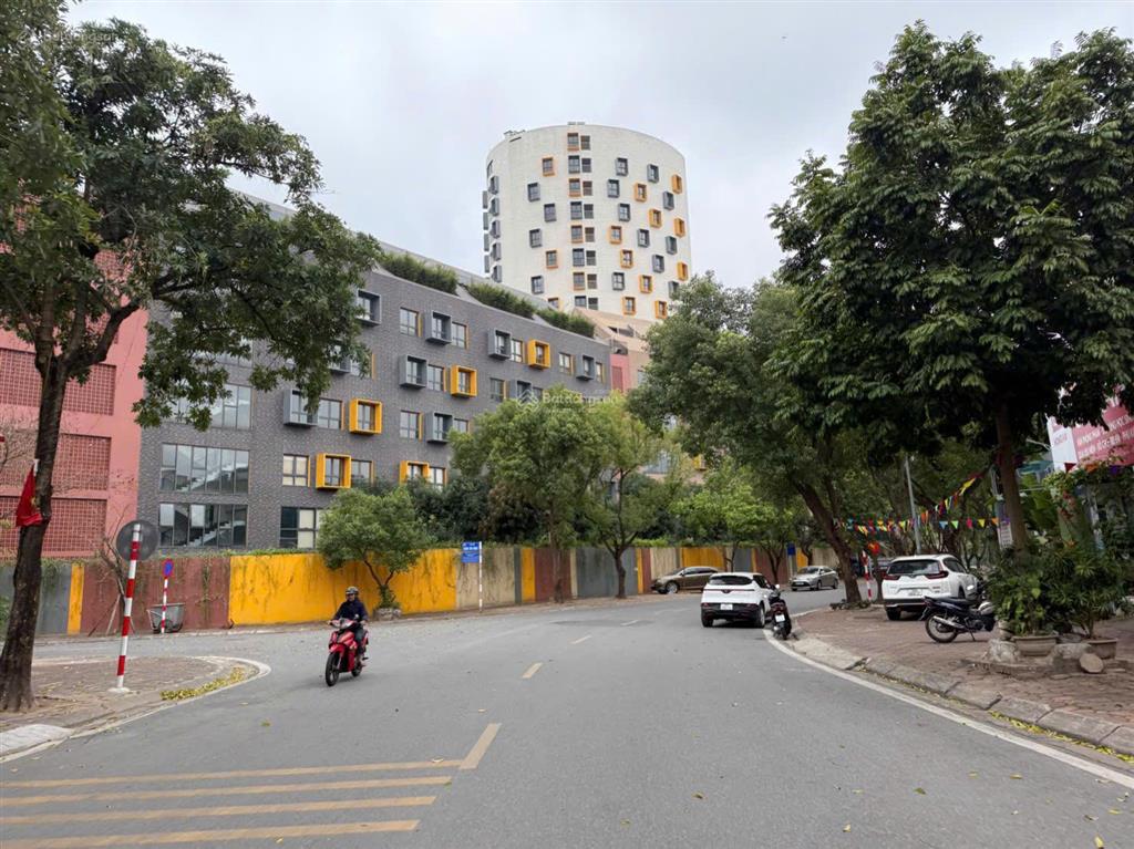 Cần bán biệt thự xây thô việt hưng long biên hà nội.