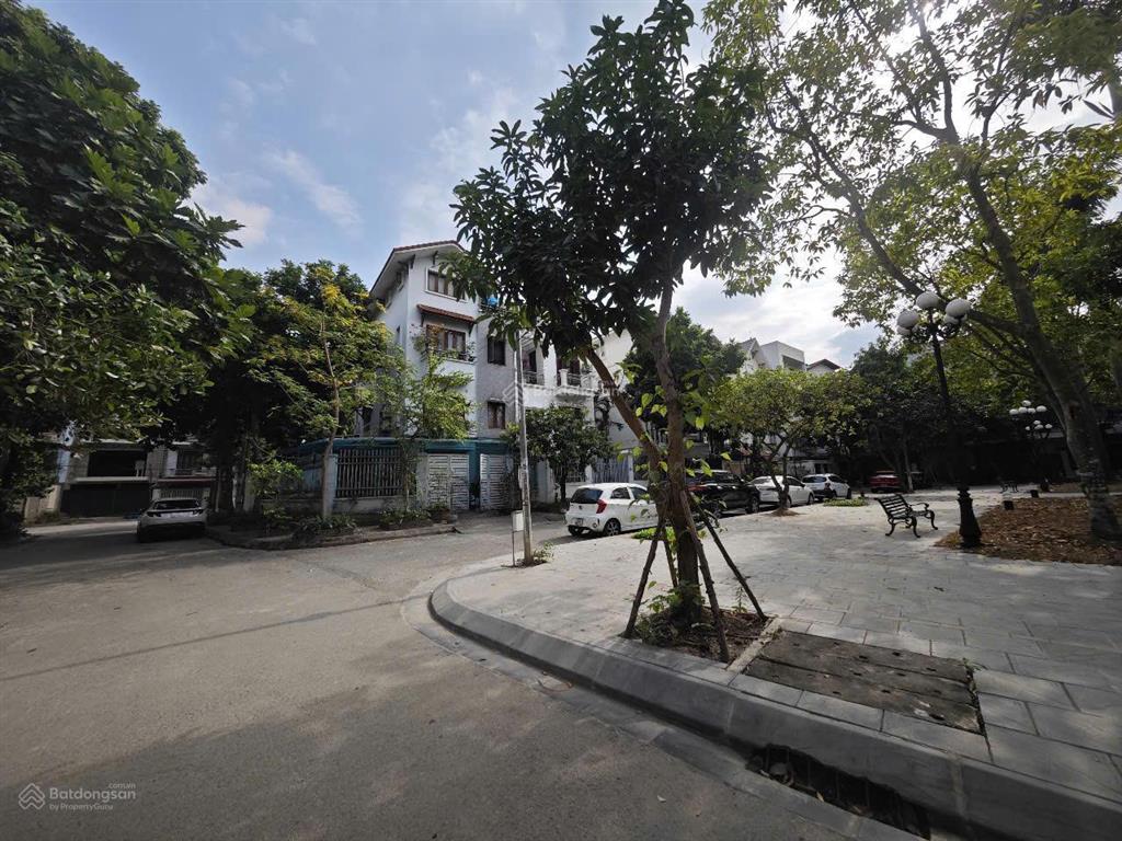 Cần bán biệt thự sài đồng long biên hà nội