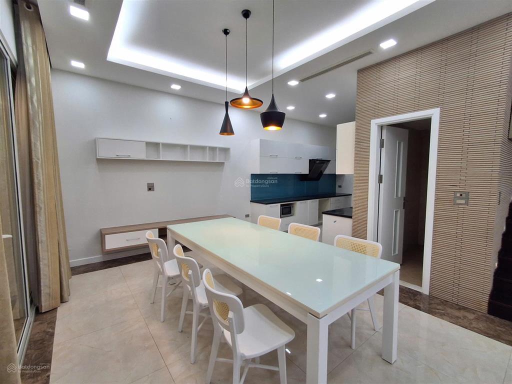 Cần bán biệt thự long biên hà nội.