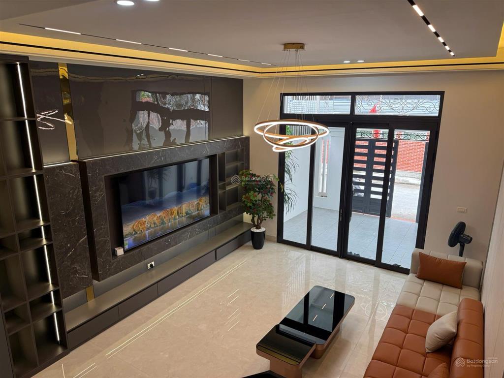 Cần bán nhà cự khối long biên hà nội.