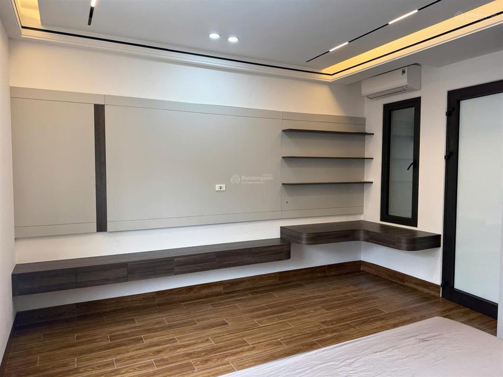 Cần bán nhà cự khối long biên hà nội.