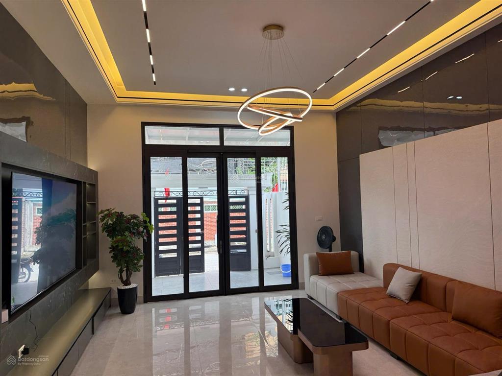 Cần bán nhà cự khối long biên hà nội.