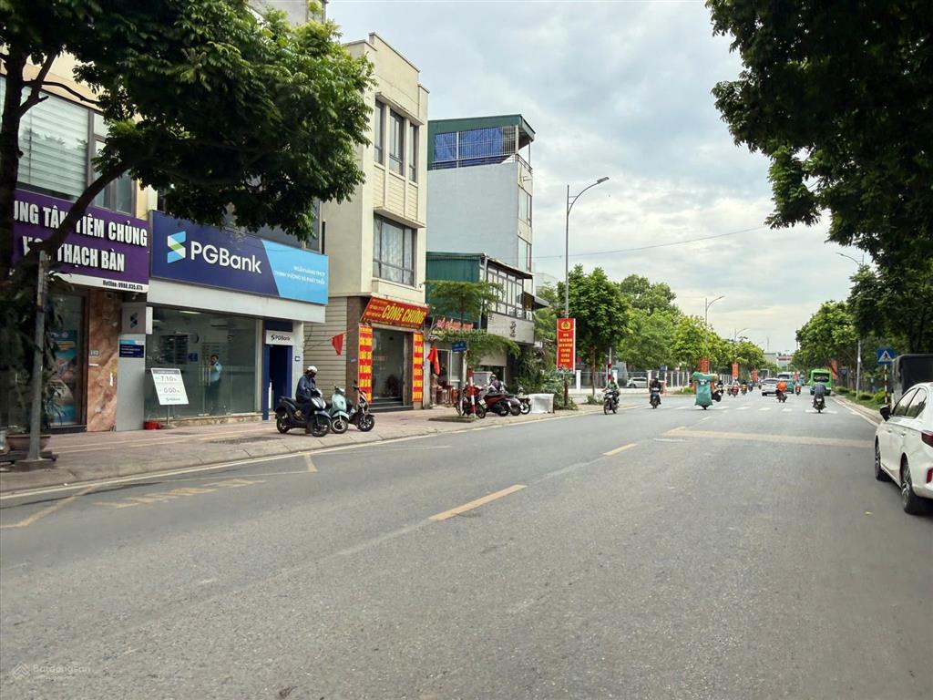 Cần bán nhà mặt phố thach bàn long biên hà nội.