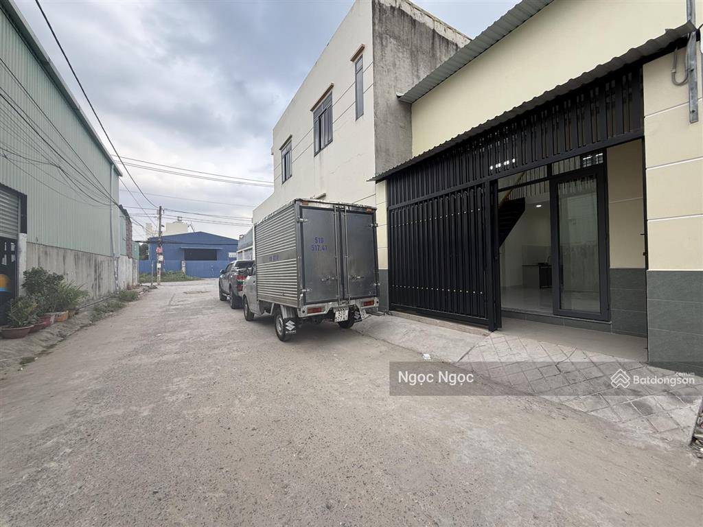 Nhà hẻm xe hơi cần bán gấp ngay trường tô ngọc vân quận 12