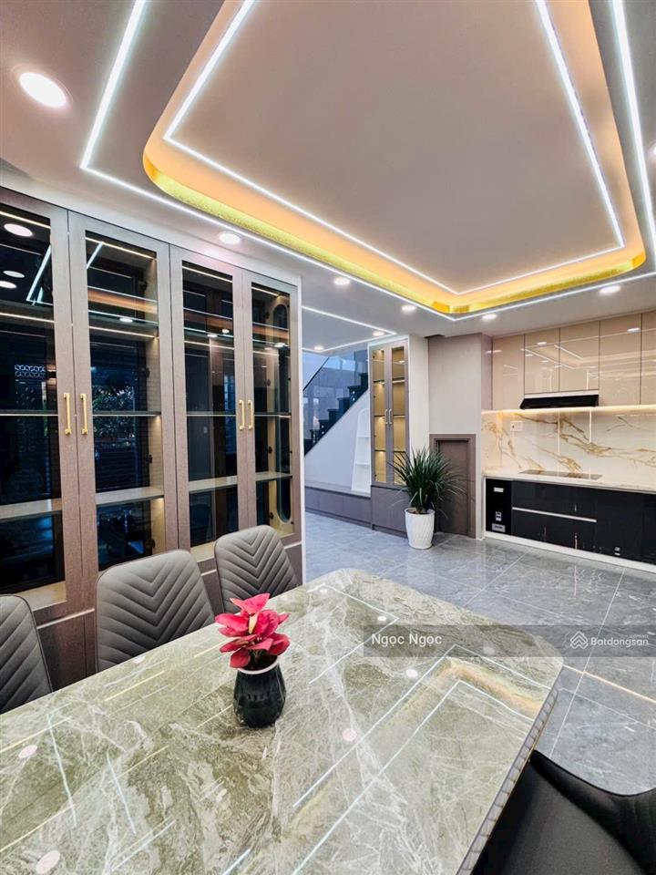 Bán nhà hxh ngay ngã tư ga quận 12 xây mới