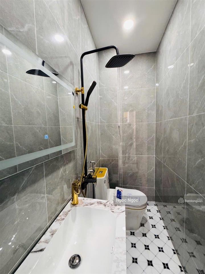 Bán nhà hxh ngay ngã tư ga quận 12 xây mới