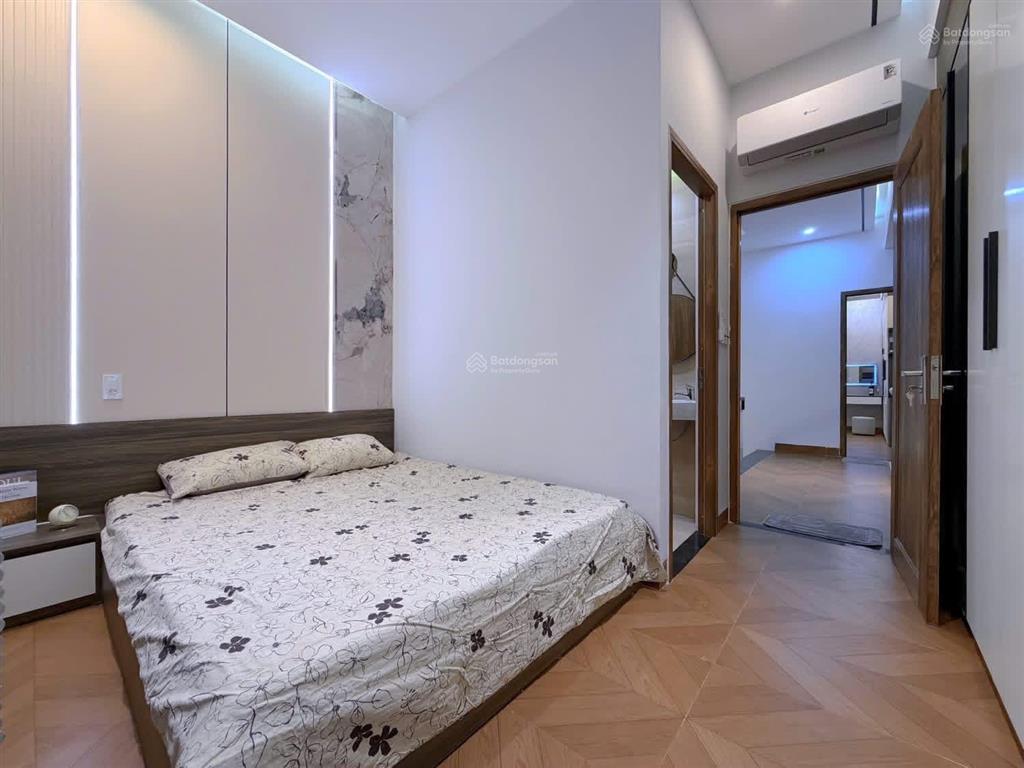 Nằm giữa 2 cây cầu rồng & cầu trần thị lý. có 1 căn nhà cần bán (có nguồn thuê 23 đến 25tr/1tháng)