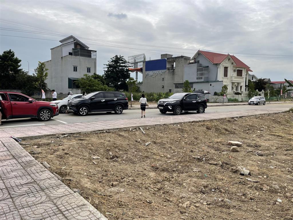 Bán đất nền tại quốc lộ 1a, giá thỏa thuận, 320m2, tốt, hot