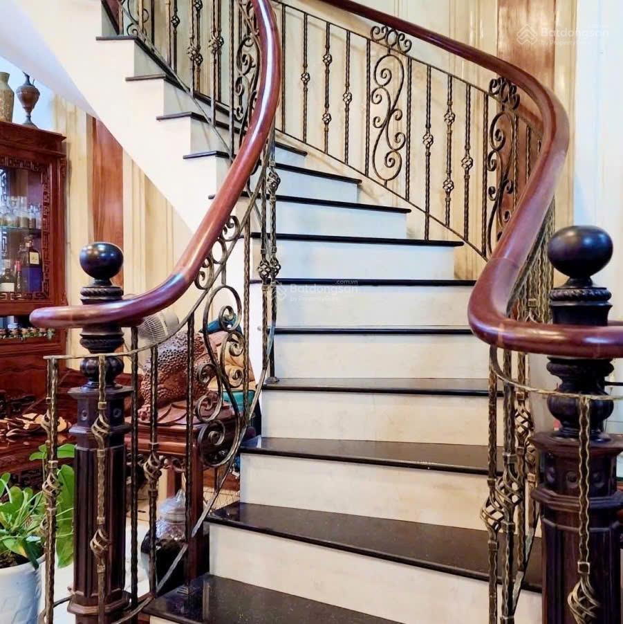 Gần eamrt, bán nhà p14 gò vấp 76m², 4 tầng, 4pn, hẻm xe tải 10m, 8t+