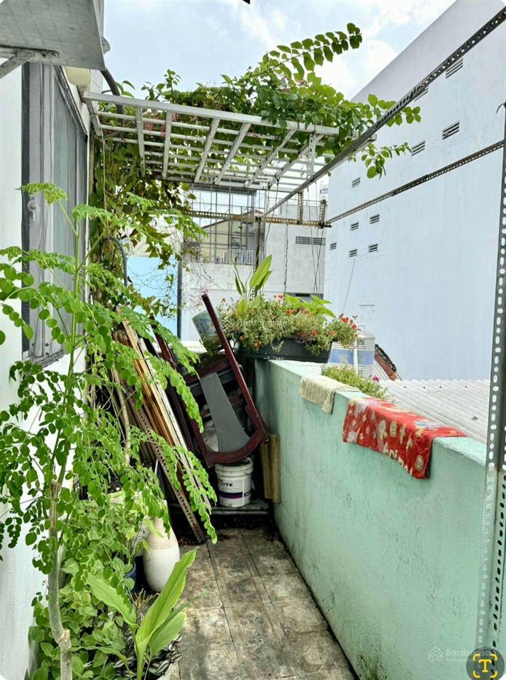 An đông  nguyễn văn đừng  2 tầng (4 * 10m) 3 pn  gần công viên  trường học