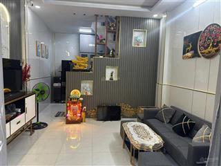 Chánh hưng  cao lổ  2 tầng  sát bên trung tâm thương mại