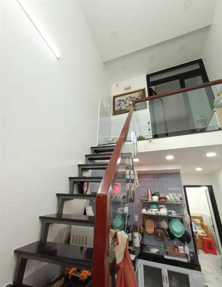 Nhà đẹp  chánh hưng  hxh 4m  giá hơn 4 tỷ.