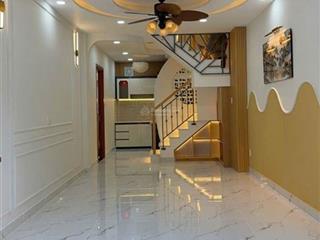 Quận 5  nhà đẹp xây kiên cố  nội thất đẹp  thiết kế hiện đại  nhà 2 mặt hẻm