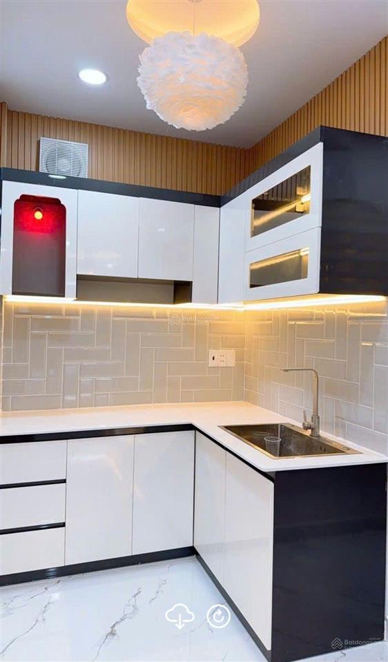 Quận 5  nhà đẹp xây kiên cố  nội thất đẹp  thiết kế hiện đại  nhà 2 mặt hẻm
