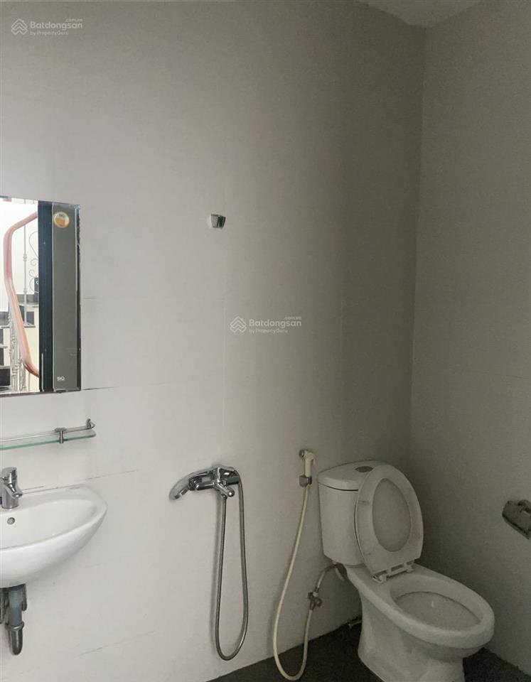 Cho thuê nhà phố mt himlam dt 5x20m rẻ + có tm + tk trống sàn giá 60tr/th  0931 353 ***