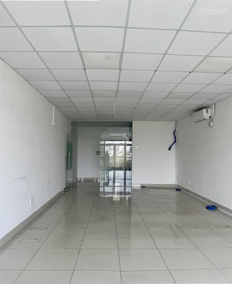 Cho thuê nhà phố mt himlam dt 5x20m rẻ + có tm + tk trống sàn giá 60tr/th  0931 353 ***