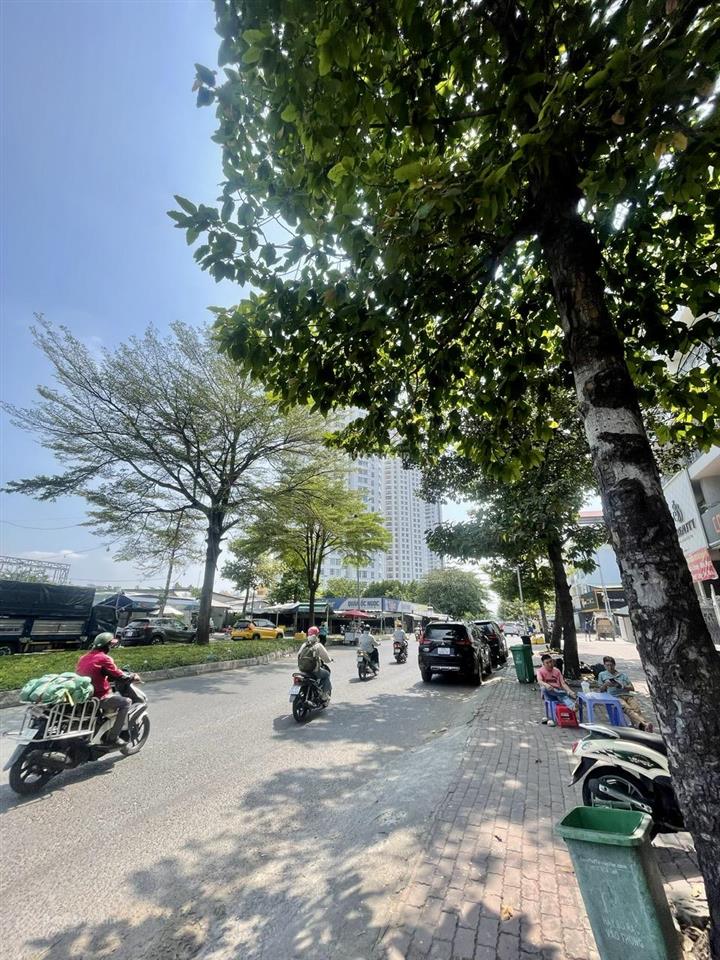 Cho thuê nhà phố mt himlam dt 5x20m rẻ + có tm + tk trống sàn giá 60tr/th  0931 353 ***