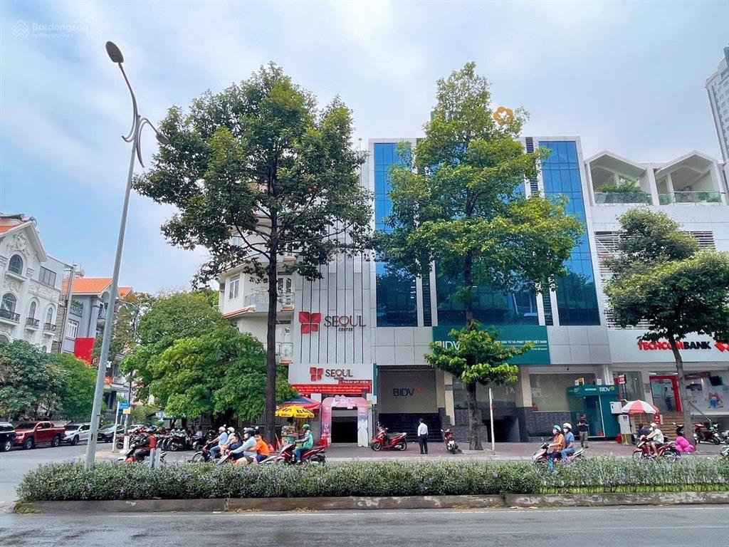 Cho thuê nhà mặt tiền đ. nguyễn thị thập himlam có thang máy dt 5x20m tkvp giá 75tr  0931 353 ***