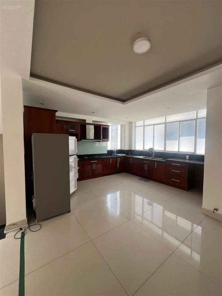 Cho thuê rẻ 50tr nhà phố kđt phú mỹ hưng dt 6x18m2 nhà trống  0931 353 ***