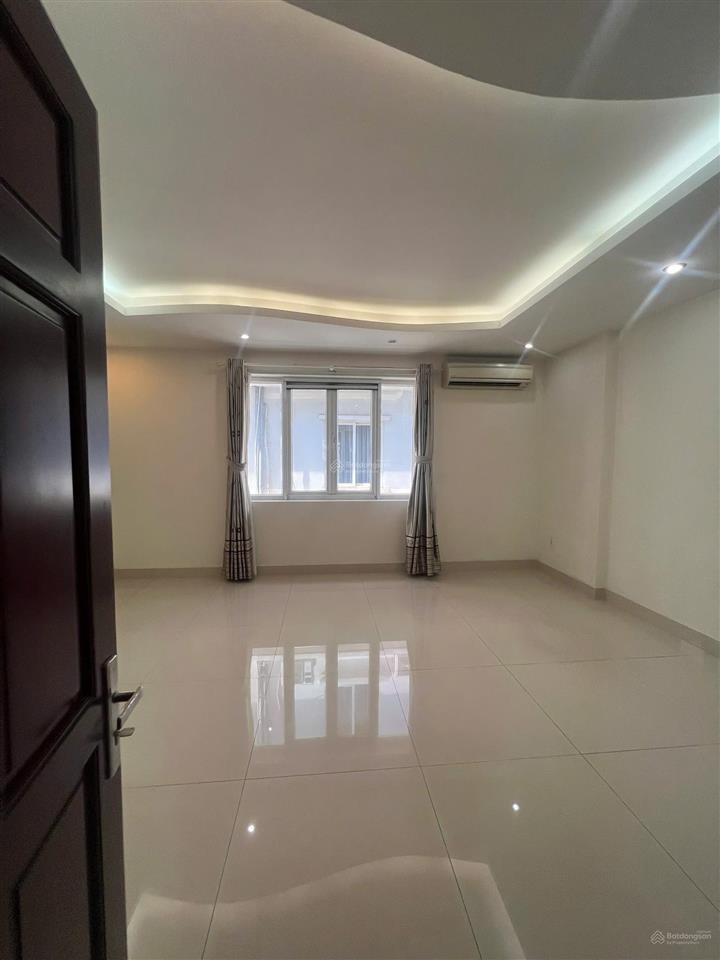 Cho thuê rẻ 50tr nhà phố kđt phú mỹ hưng dt 6x18m2 nhà trống  0931 353 ***