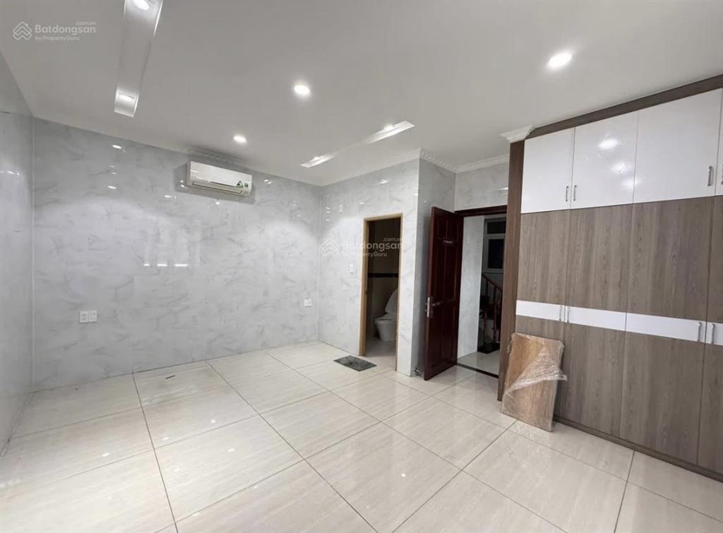 Giảm mạnh còn tl 50 tỷ căn góc 137,5m² (6,75x20m²) có tm đường 14m himlam  093135298