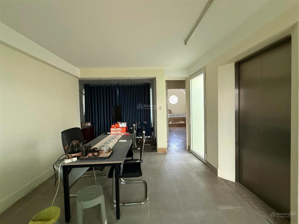 Cho thuê nhà biệt thự himlam đ.16m dt 7.5x20m2 có tm, tkvp giá 65tr  0931 353 ***