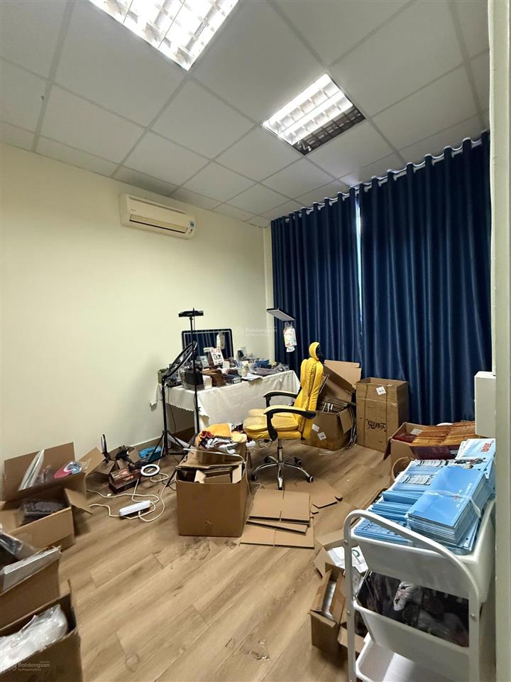 Cho thuê nhà biệt thự himlam đ.16m dt 7.5x20m2 có tm, tkvp giá 65tr  0931 353 ***