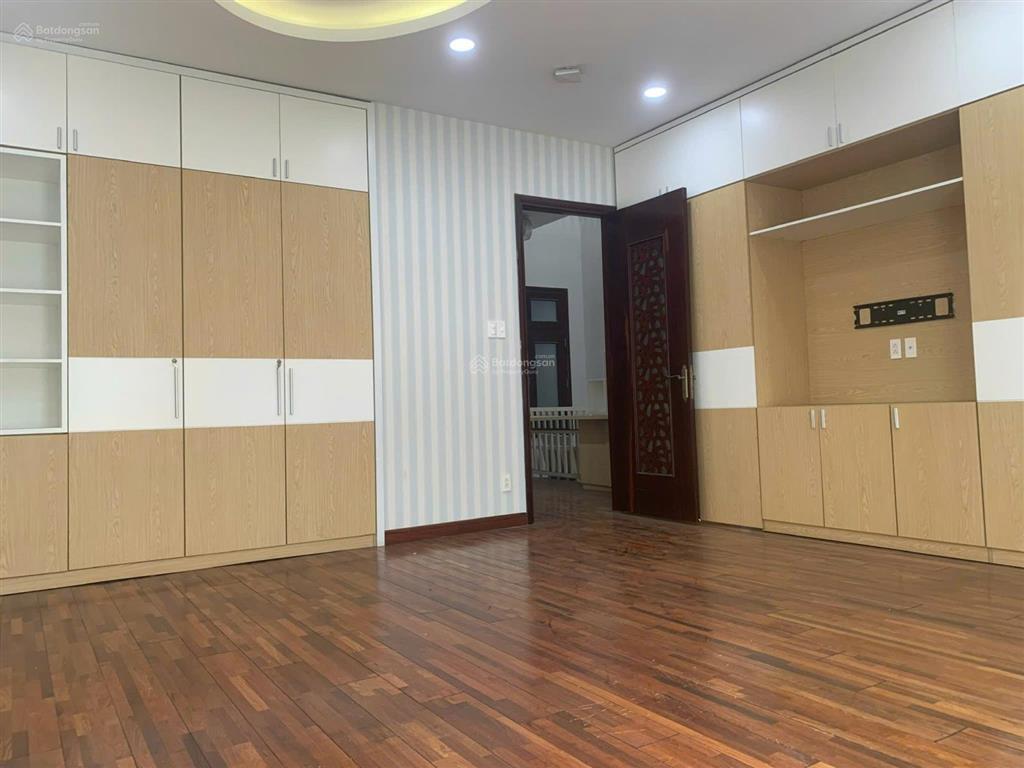 Cho thuê nhà dt 7.5x20m2 tk chuẩn văn phòng kdc himlam giá 60tr  0931 353 ***