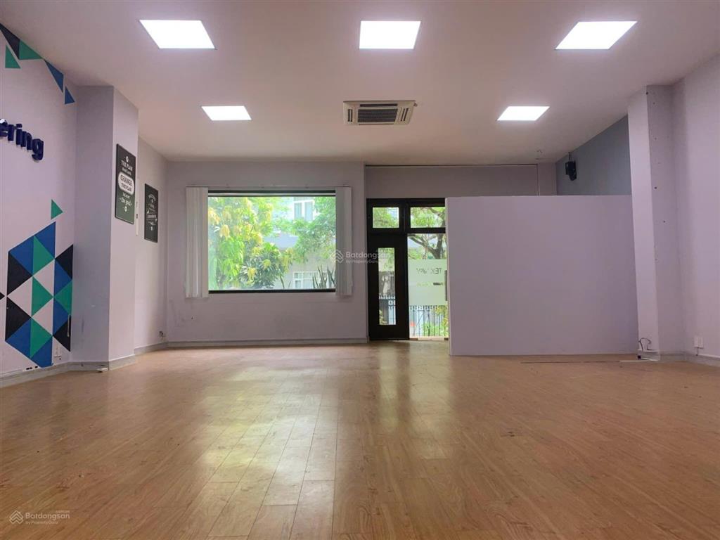 Cho thuê nhà dt 7.5x20m2 tk chuẩn văn phòng kdc himlam giá 60tr  0931 353 ***
