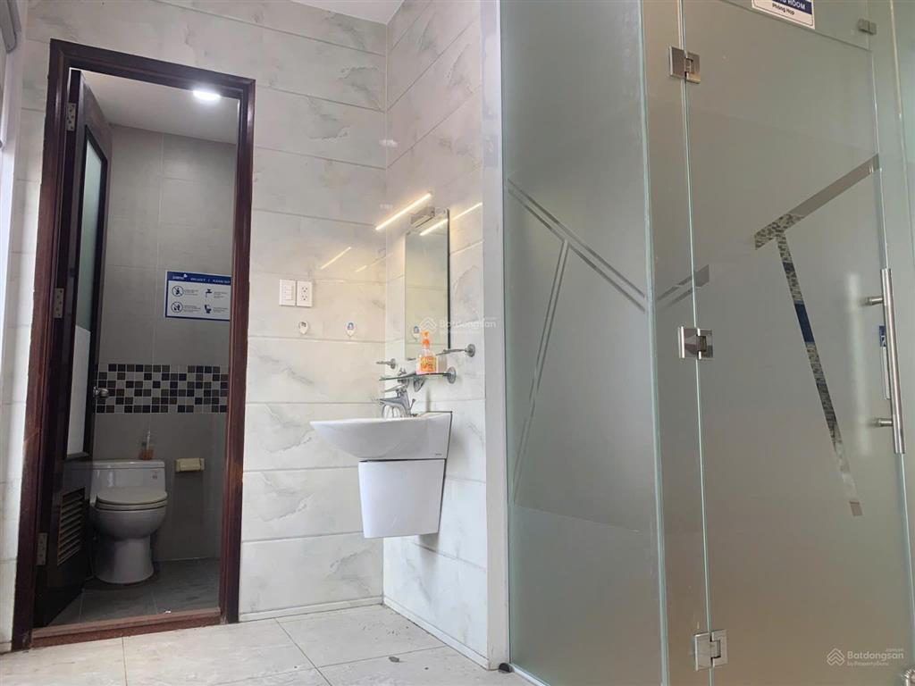 Cho thuê nhà dt 7.5x20m2 tk chuẩn văn phòng kdc himlam giá 60tr  0931 353 ***