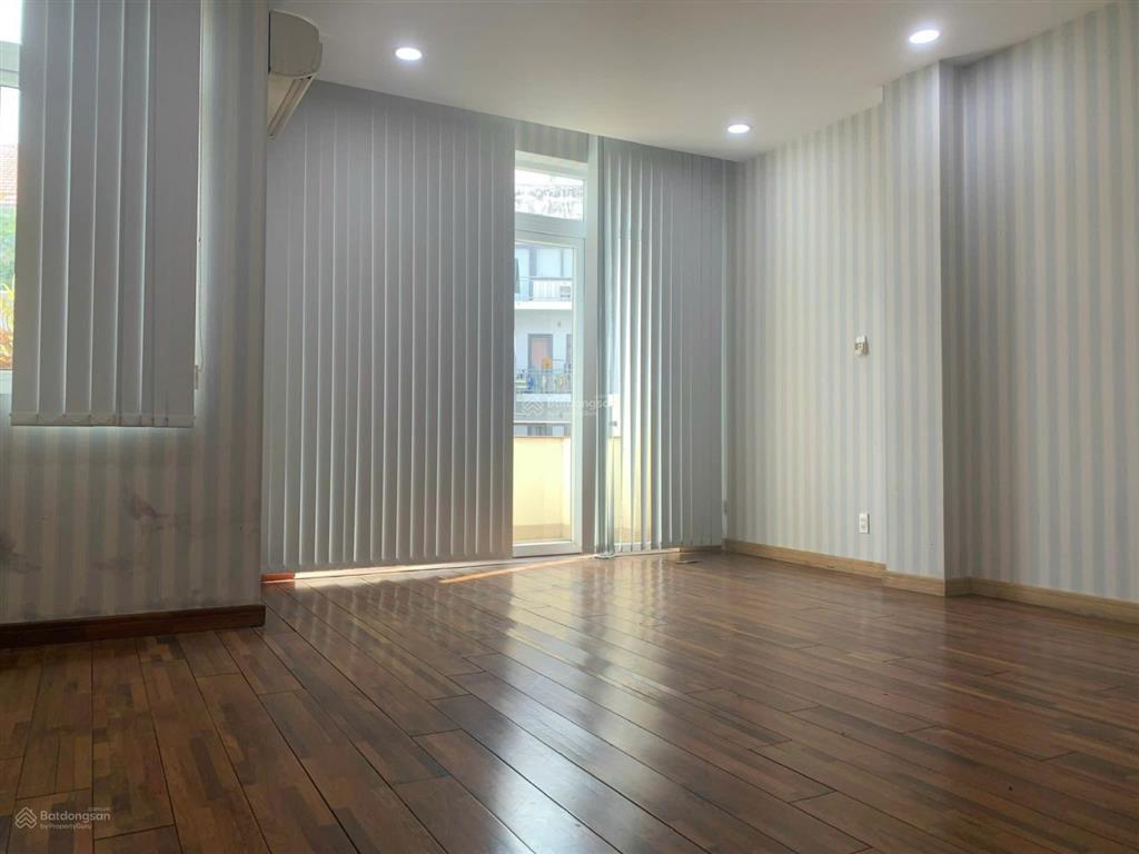 Cho thuê nhà dt 7.5x20m2 tk chuẩn văn phòng kdc himlam giá 60tr  0931 353 ***