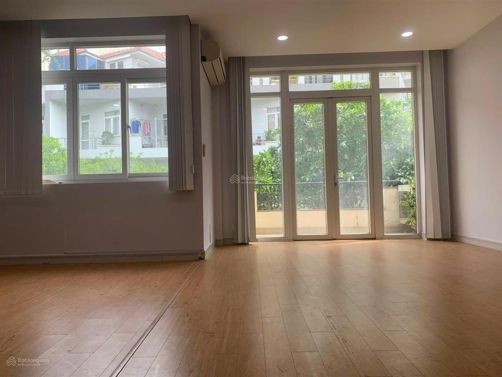 Cho thuê nhà dt 7.5x20m2 tk chuẩn văn phòng kdc himlam giá 60tr  0931 353 ***