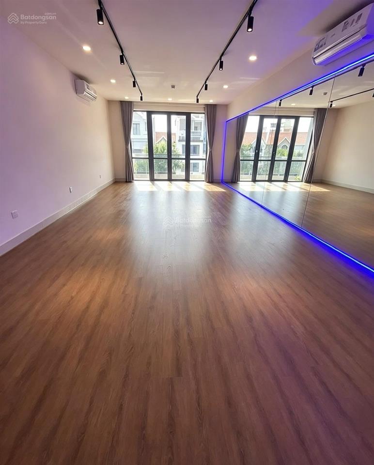 Cho thuê 68tr/th nhà mt đ. hoàng trọng mậu himlam dt 5x20m mới, tk trống sàn, có tm  0931 353 ***