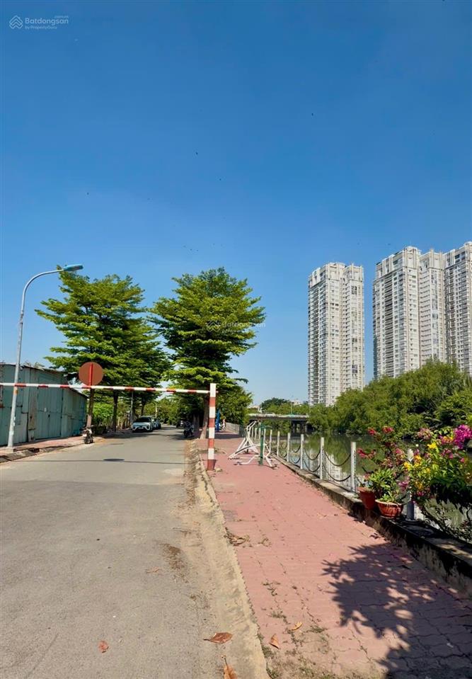 Cần bán nhanh nhà 5 tầng cao cấp kdc kim sơn dt 9.9x13.5m2 có tm, full nt gb 28 tỷ  0931 353 ***