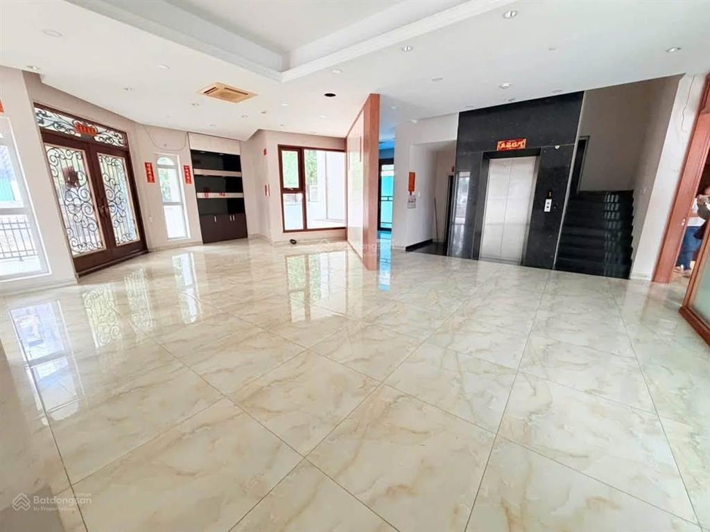 Cho thuê nhà himlam dt 379m2 tkvp, có pccc, tm cho kinh doanh đa ngành  0931 353 ***