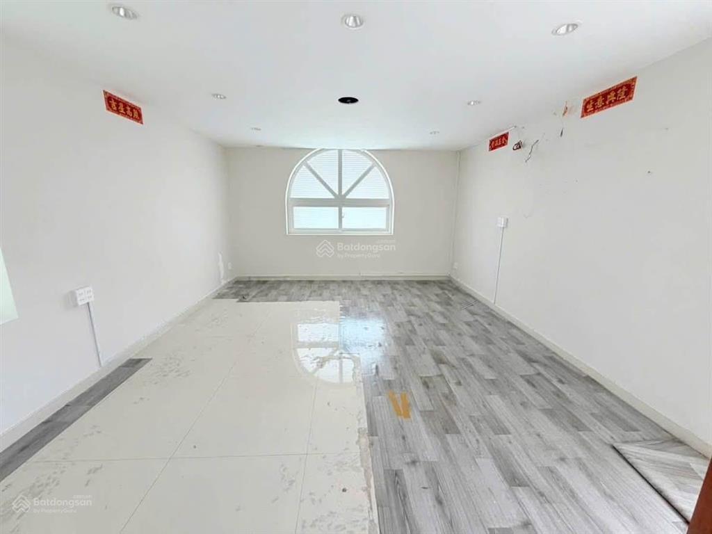 Cho thuê nhà himlam dt 379m2 tkvp, có pccc, tm cho kinh doanh đa ngành  0931 353 ***