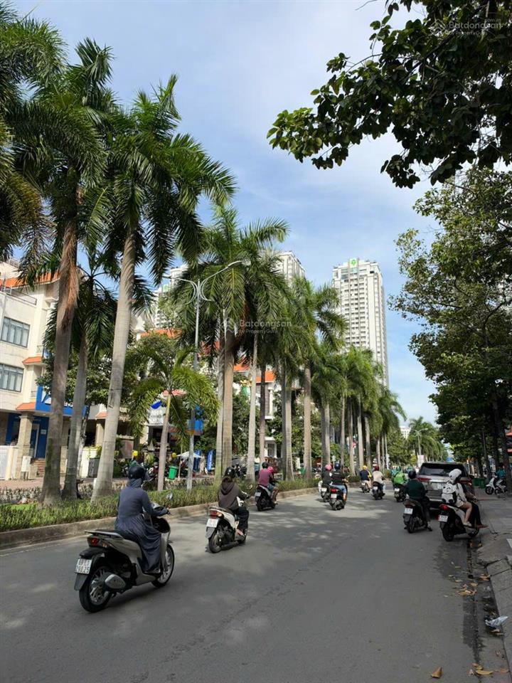 Khan hiếm cho thuê tầng trệt mt nguyễn thị thập dt 5x20m giá 25tr  0931 353 ***