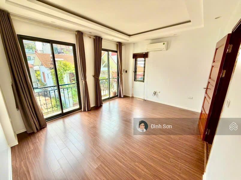 Hiếm bán gấp giảm 1 tỷ hồng tiến 60m2  12.6 tỷ  5 tầng oto  căn góc  sổ đỏ trao tay