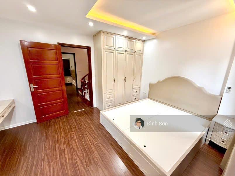 Hiếm bán gấp giảm 1 tỷ hồng tiến 60m2  12.6 tỷ  5 tầng oto  căn góc  sổ đỏ trao tay