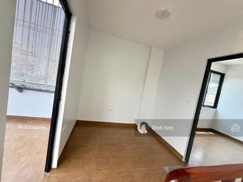 Hiếm bán gấp giảm 1 tỷ hồng tiến 60m2  12.6 tỷ  5 tầng oto  căn góc  sổ đỏ trao tay