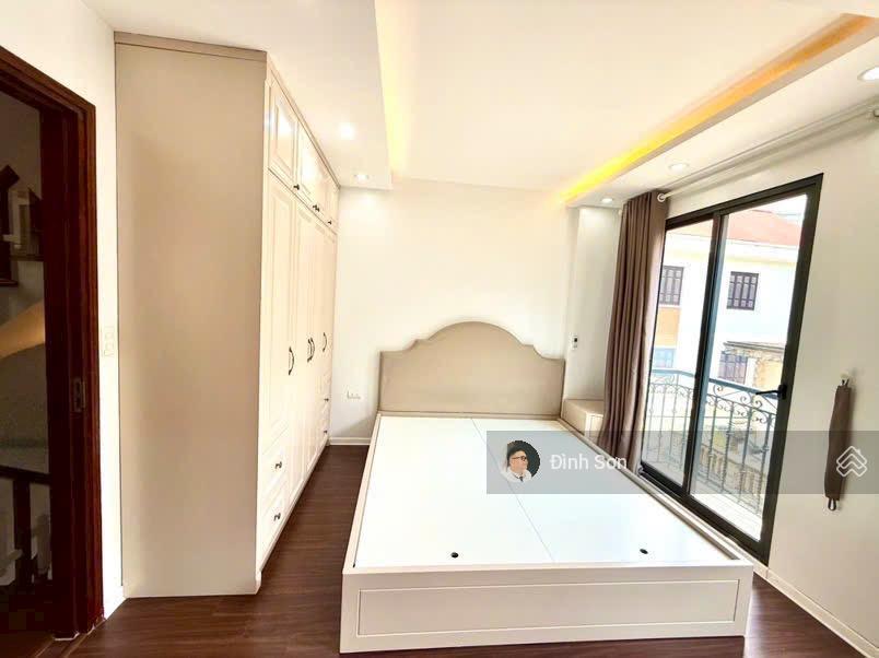 Hiếm bán gấp giảm 1 tỷ hồng tiến 60m2  12.6 tỷ  5 tầng oto  căn góc  sổ đỏ trao tay