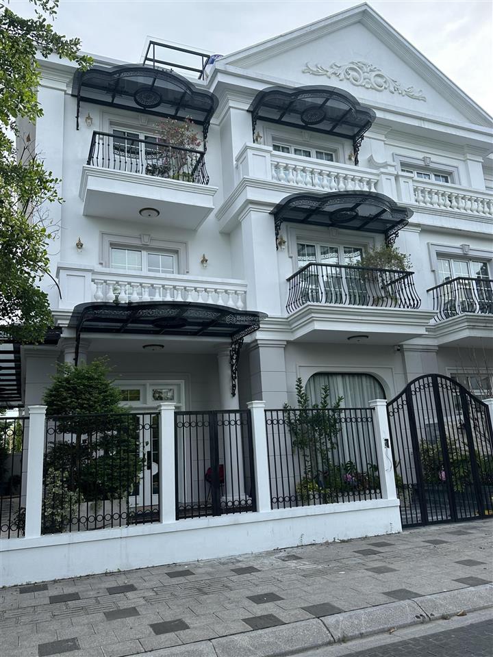 Cắt lỗ sâu 6 tỷ căn biệt thự view bể bơi đẹp nhất dự án