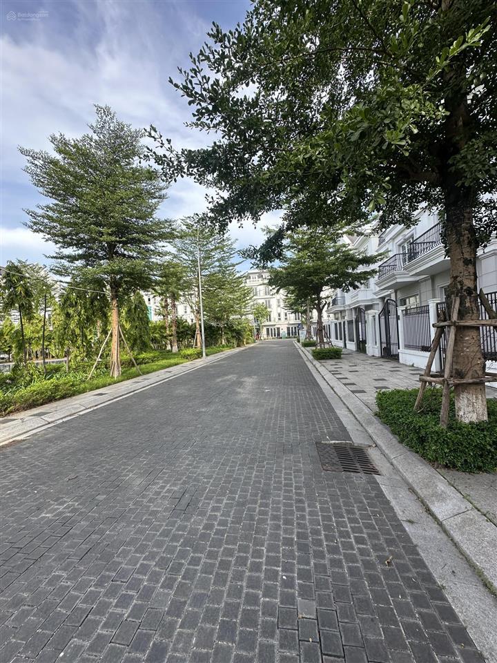 Cắt lỗ sâu 6 tỷ căn biệt thự view bể bơi đẹp nhất dự án