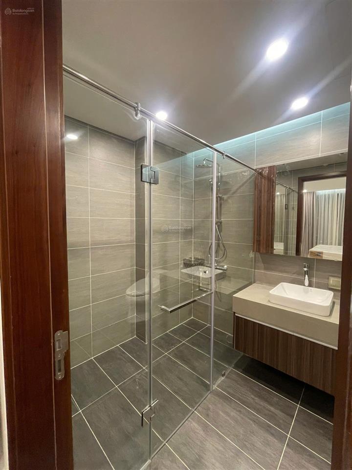Chính chủ cần bán gấp căn 2 ngủ siêu đẹp view sông hồng, sẵn sổ đỏ