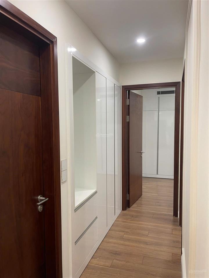 Chính chủ cần bán gấp căn 2 ngủ siêu đẹp view sông hồng, sẵn sổ đỏ