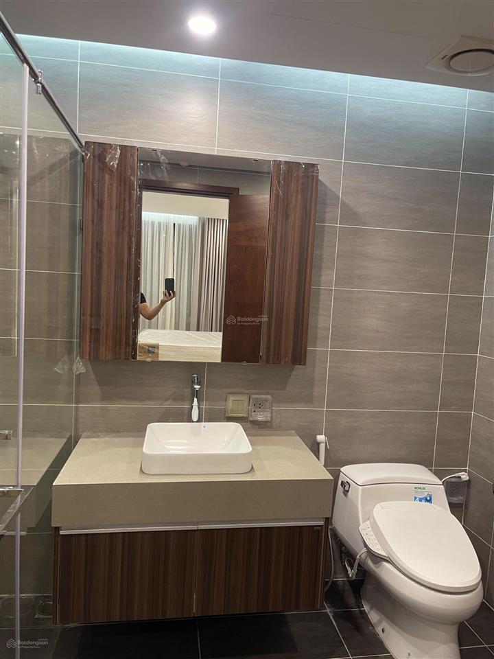 Chính chủ cần bán gấp căn 2 ngủ siêu đẹp view sông hồng, sẵn sổ đỏ