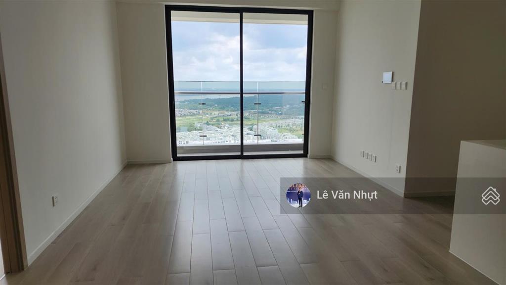 Gấp 1 căn 3pn  đông nam, hiếm tòa d tầng cao  giá 8 tỷ khu compound masteri centre point