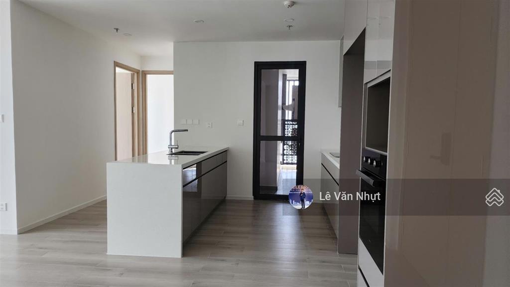 Gấp 1 căn 3pn  đông nam, hiếm tòa d tầng cao  giá 8 tỷ khu compound masteri centre point